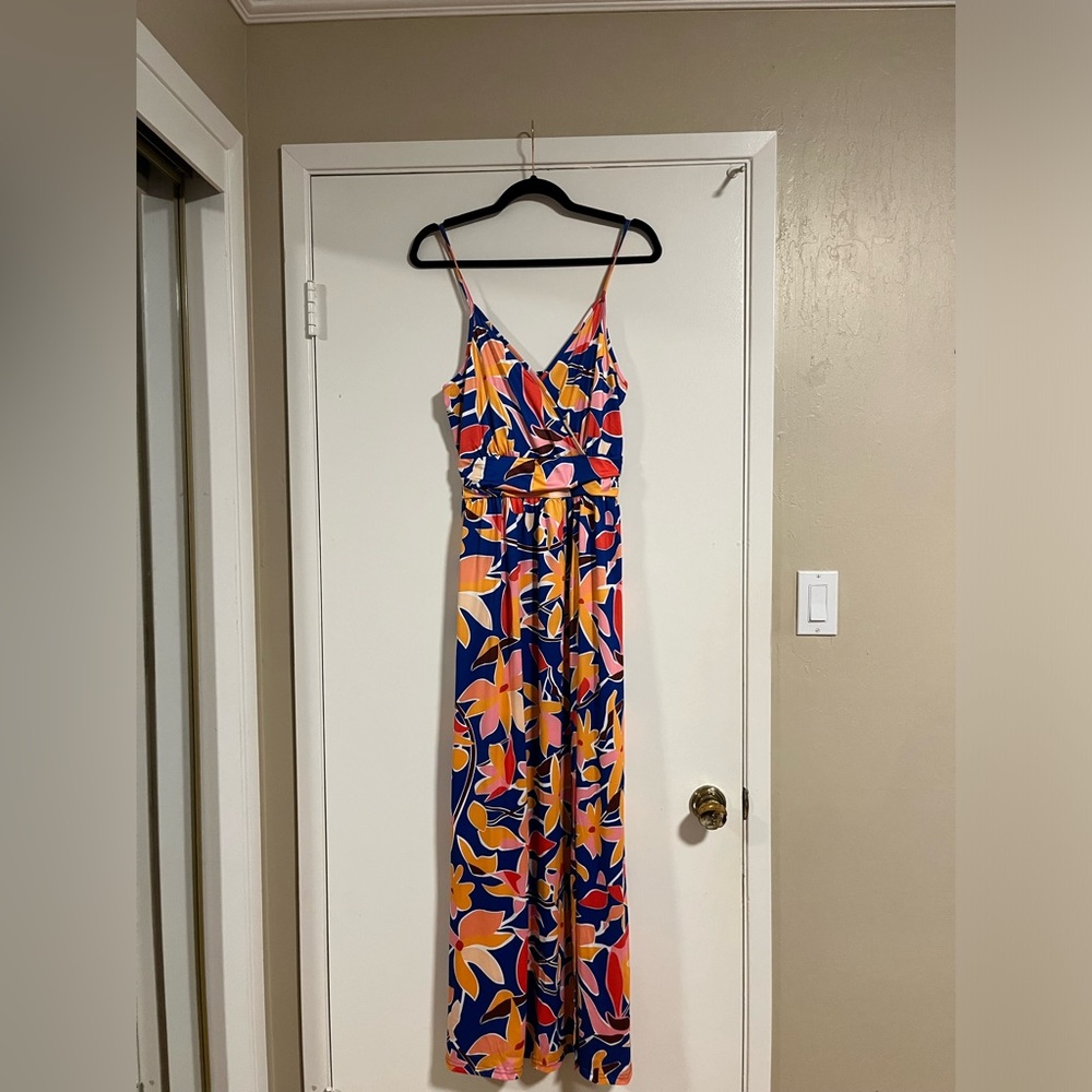 New Shows Woman’s Maxi Dress